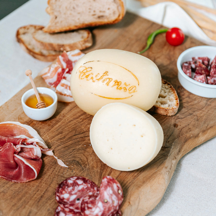 Caciocostanzo di Mucca bianco (Tipo Caciocavallo)