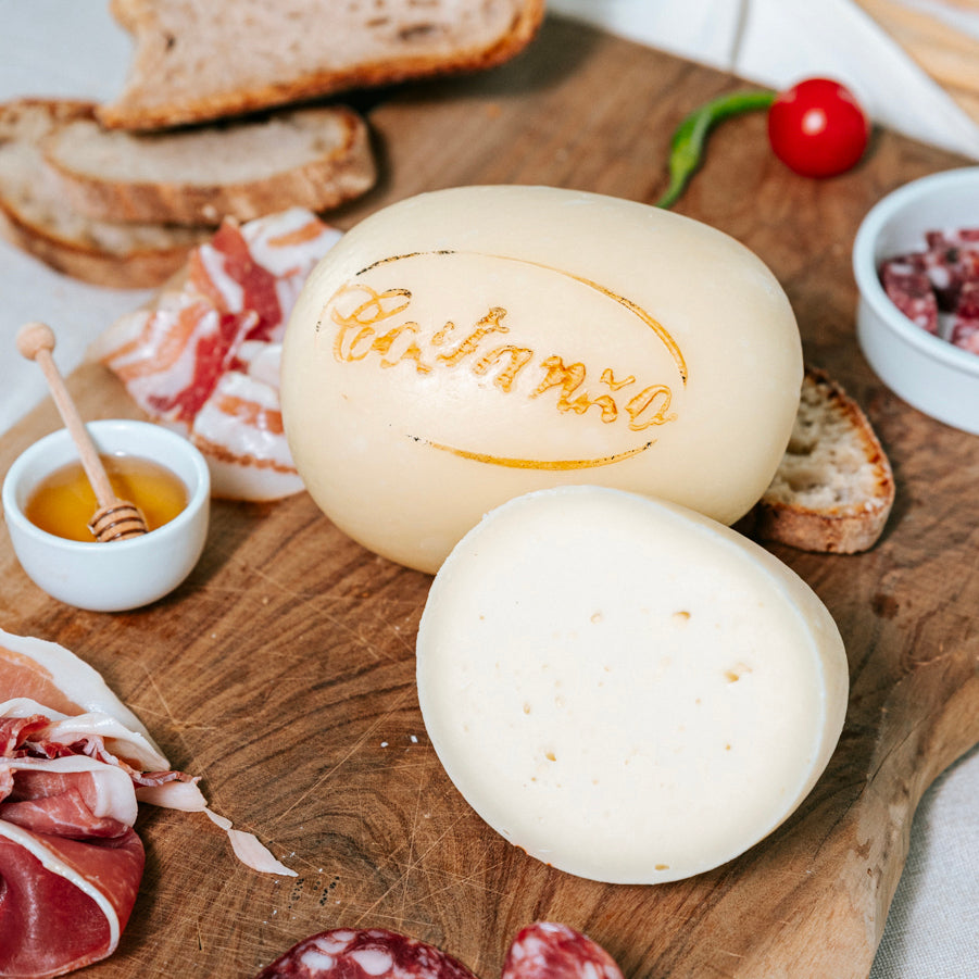 Caciocostanzo di Mucca bianco (Tipo Caciocavallo)